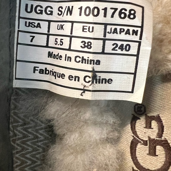 UGG Ashdale black duck shoes, sz 7 - Picture 8 of 8